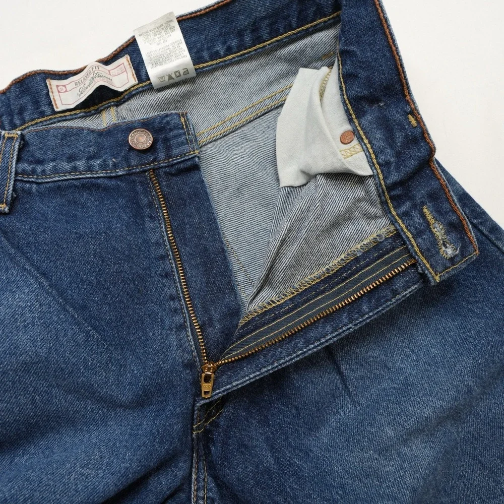 Levi's Strauss Signature Vintage Y2K 2005 Mens fits 31x33  Relaxed Fit Dark Blue